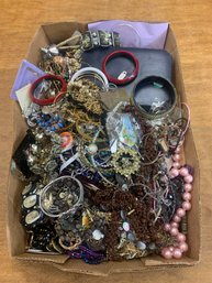 MISC. JEWELRY LOT