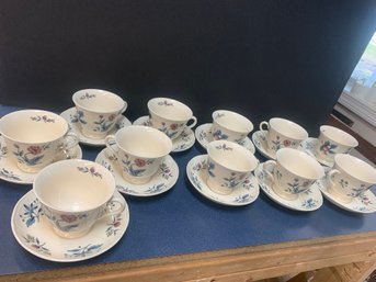 22 PIECE WEDGEWOOD POTPOURRI PATTERN, WILLIAMSBURG   ENGLAND