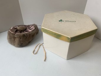VINTAGE WOMENS HAT W/ OSHEAS HAT BOX