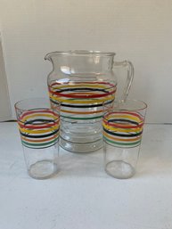 1950S LEMONADE PITCHER W/ 2 GLASSES, 5 COLOR RINGS