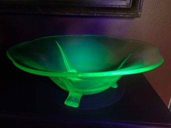STUNNING URANIUM GLASS BOWL,  11.75'W   #2