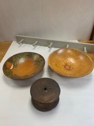 WOOD LOT WITH BOWLS/COAT RACK/SPOOL