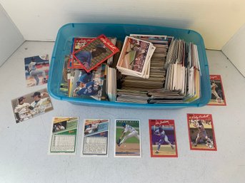 ASSORTED LOT OF BASEBALL CARDS W/ TOPPS DUNRUSS, FLEER, ETC.
