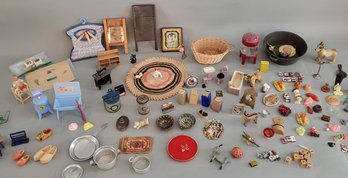 LARGE LOT OF VINTAGE DOLLHOUSE MINIATURES