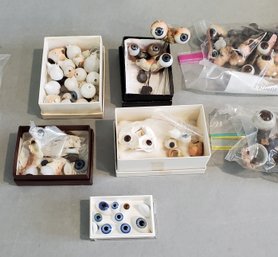 LARGE LOT OF ANTIQUE / VINTAGE DOLL EYES