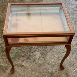 Queen Anne Style Vitrine Display Table