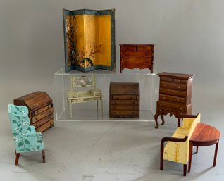 Lot Of 8 Pieces Of Tynie Toy Furniture