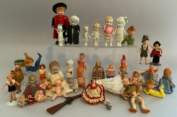 Opportunity Tray Lot Of Assorted Small Dolls, 2  5 Tall, A Few As Is