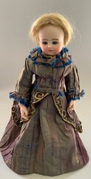 12 Bisque Turned Shoulder Head