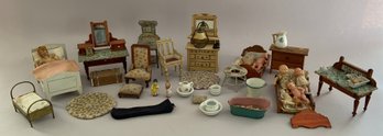 Opportunity Box Lot Of 20 Vintage Dollhouse Dolls, Furnishings & Miniatures For A Childs Room