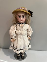 19 Tete Jumeau Size 9