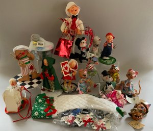 Large Lot Of Assorted Annalee Felt Dolls