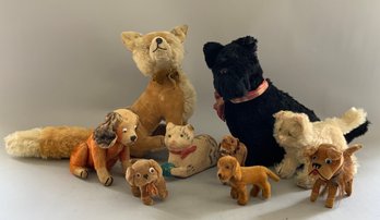 Lot Of 8 Miscellaneous Stuffed Animals & A Felt Cat Holding A Yarn Spool