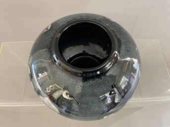 One 7.5x5 Polia Pillin Rounded Glossy Black Ceramic Vase