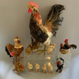 Lot Of Thirteen Various Feathered, Paper Or Straw Birds