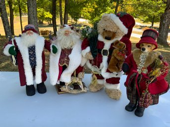 Opportunity Lot Of Four Santa Claus
