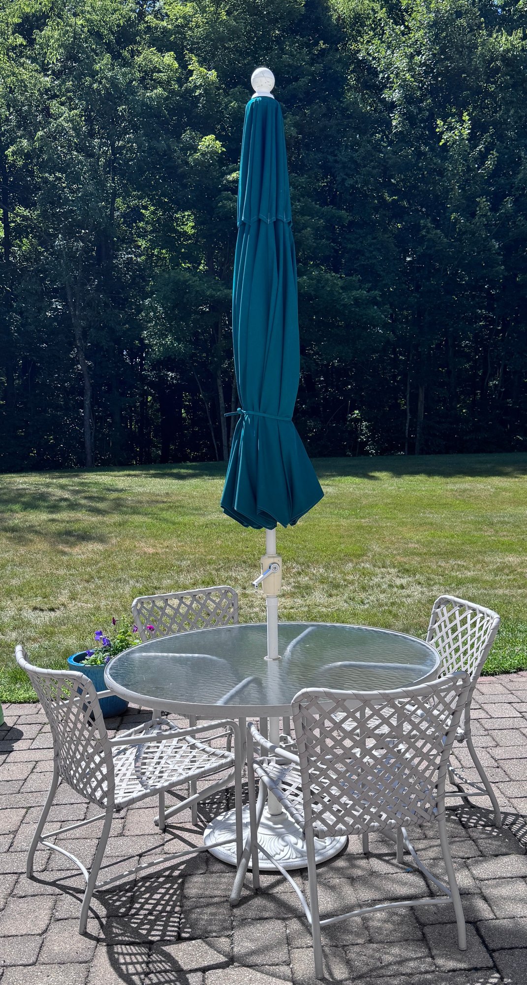 jordan's furniture patio umbrellas Jordan Manufacturing 10ft. Steel Octagon Offset Crank Umbrella keeping you and your guests comfortable Jordan Manufacturing - Patio Umbrellas