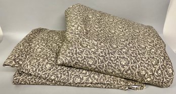 Two Lined Round Table Cloths