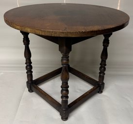 William & Mary Style Round Tap Table