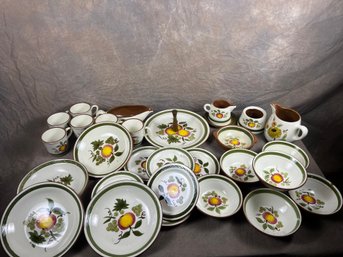 Large Vintage Hand Painted Stangl Pottery Fruit Pattern Dinnerware Set